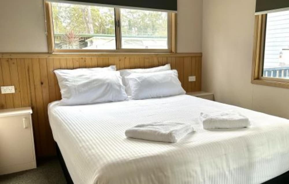 Standard 2 Bedroom Cabin - Sleeps 4 - Photo 1