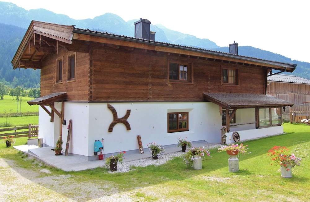 Classic House, 6 Bedrooms photo 3