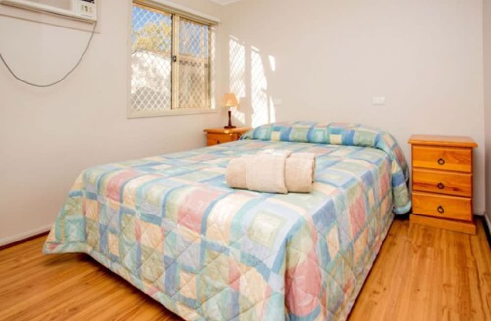 Superior 2 Bedroom Cabin - S4 (2 Queens) photo 3