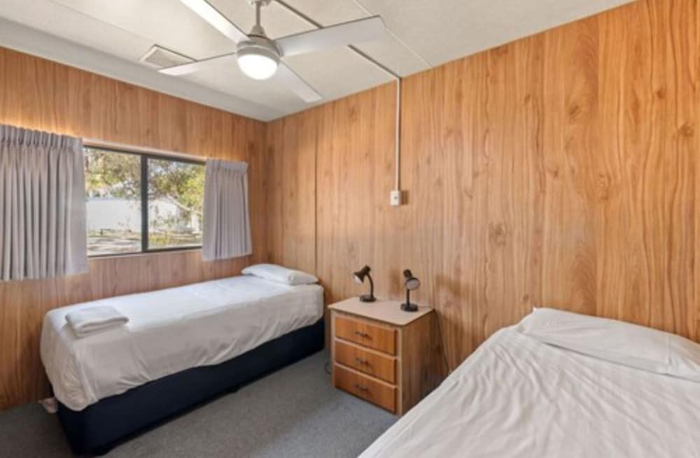 Standard 2 Bedroom Cabin - Pet Friendly photo 3