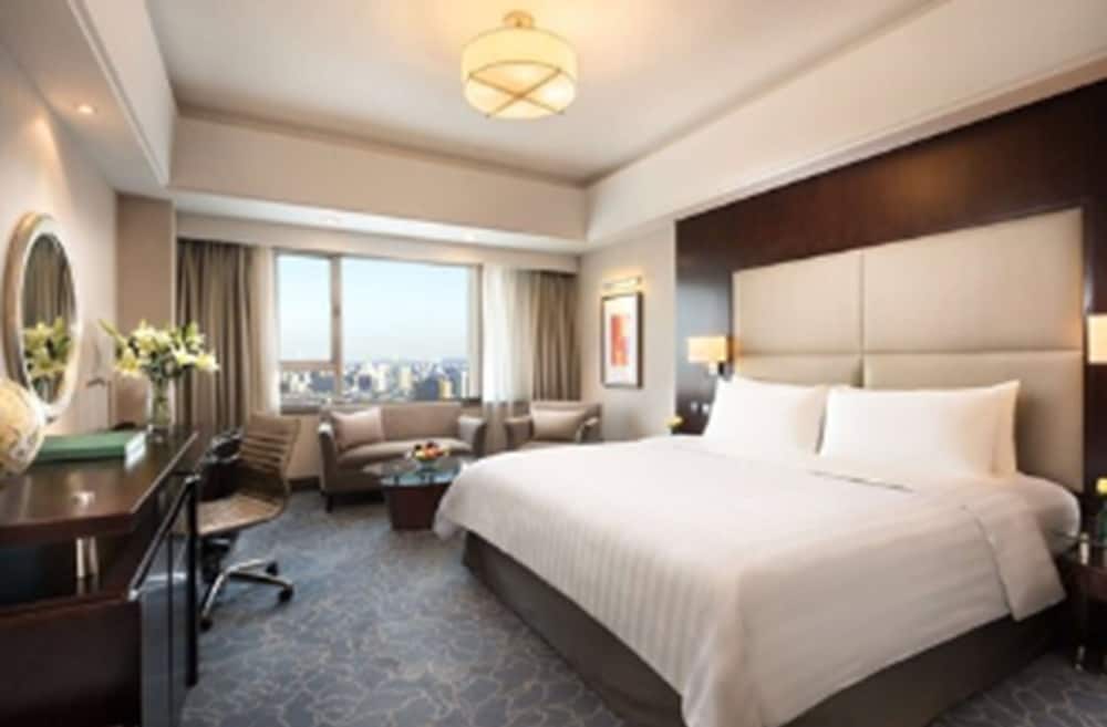 Superior Room, 1 King Bed photo 2