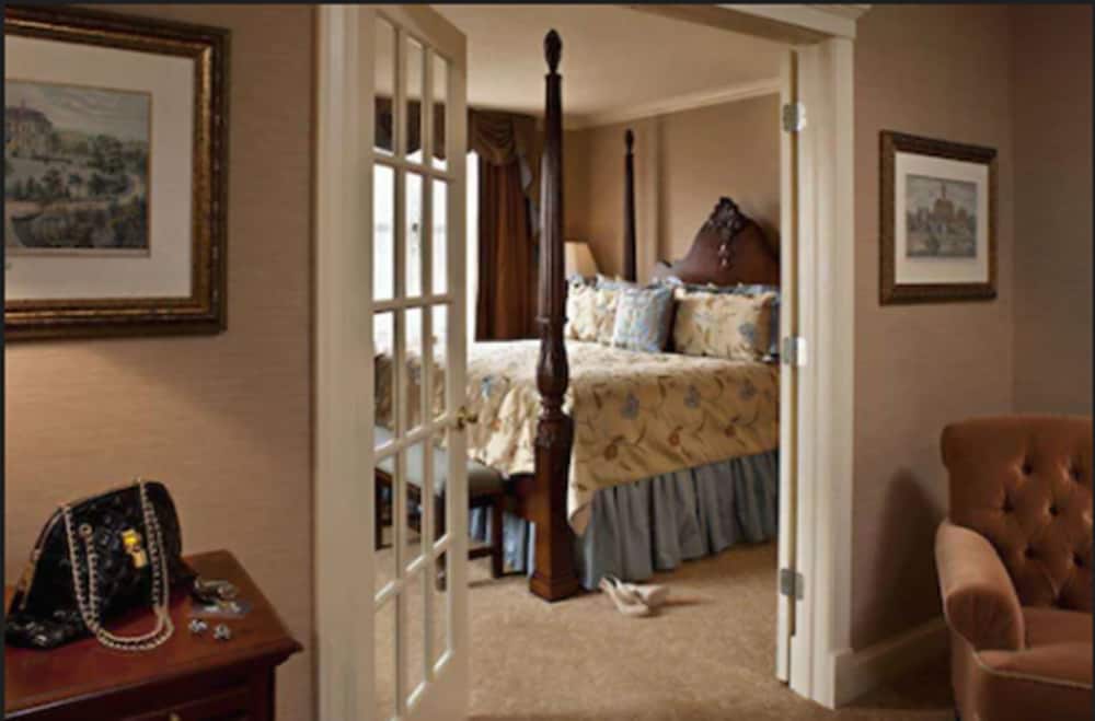 Suite (Ambassador)