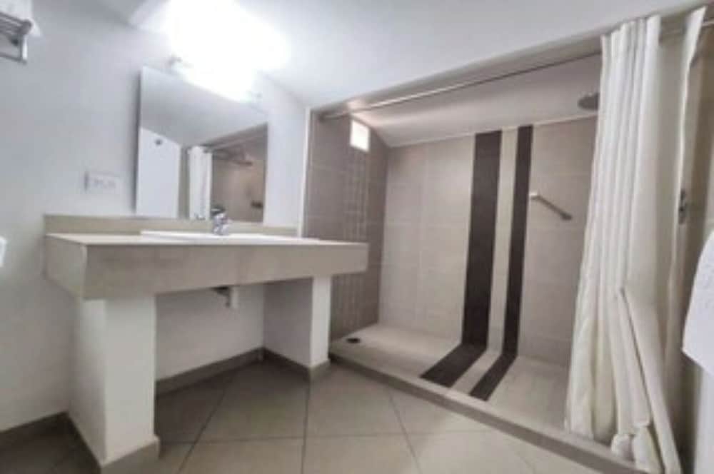 Superior Room, 2 Double Beds, Balcony - Photo 4