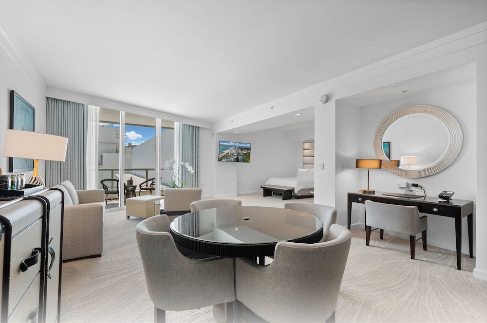 Junior Suite, Multiple Beds, Kitchenette, Pool View