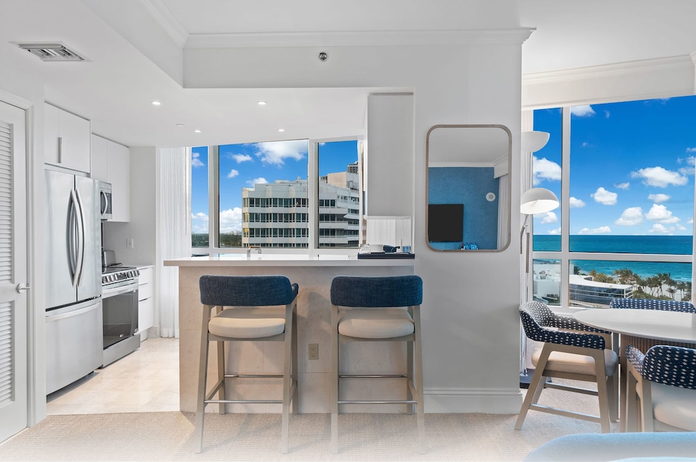Junior Suite, 1 Bedroom, Kitchen, Resort View