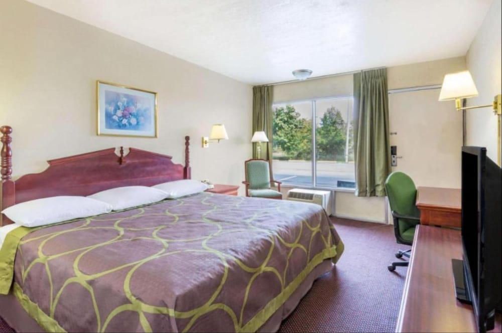 Suite, 1 Bedroom, Accessible - Photo 1
