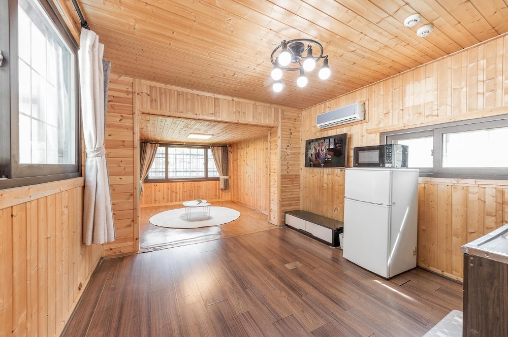 Basic Room, 1 Bedroom (A-6)