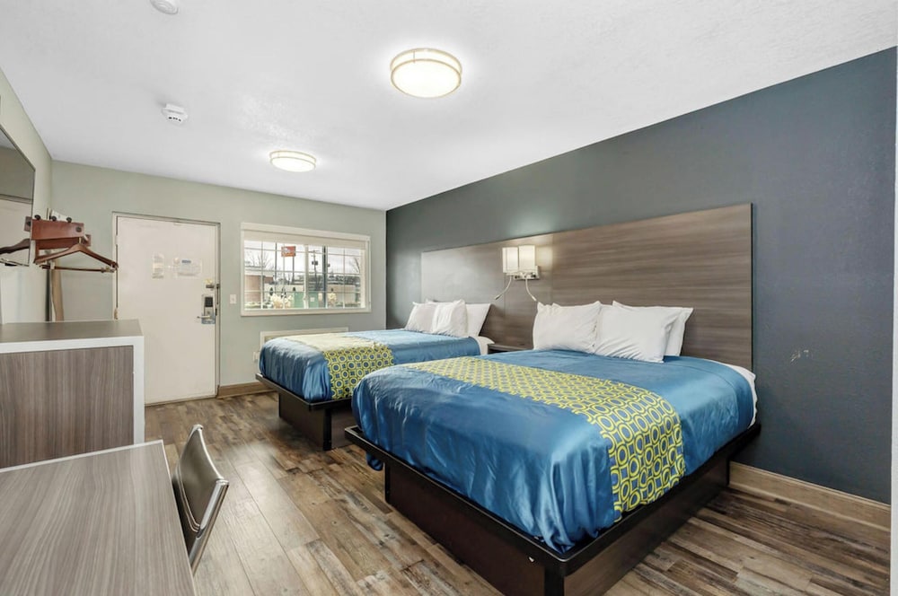Room, 2 Queen Beds - Photo 1