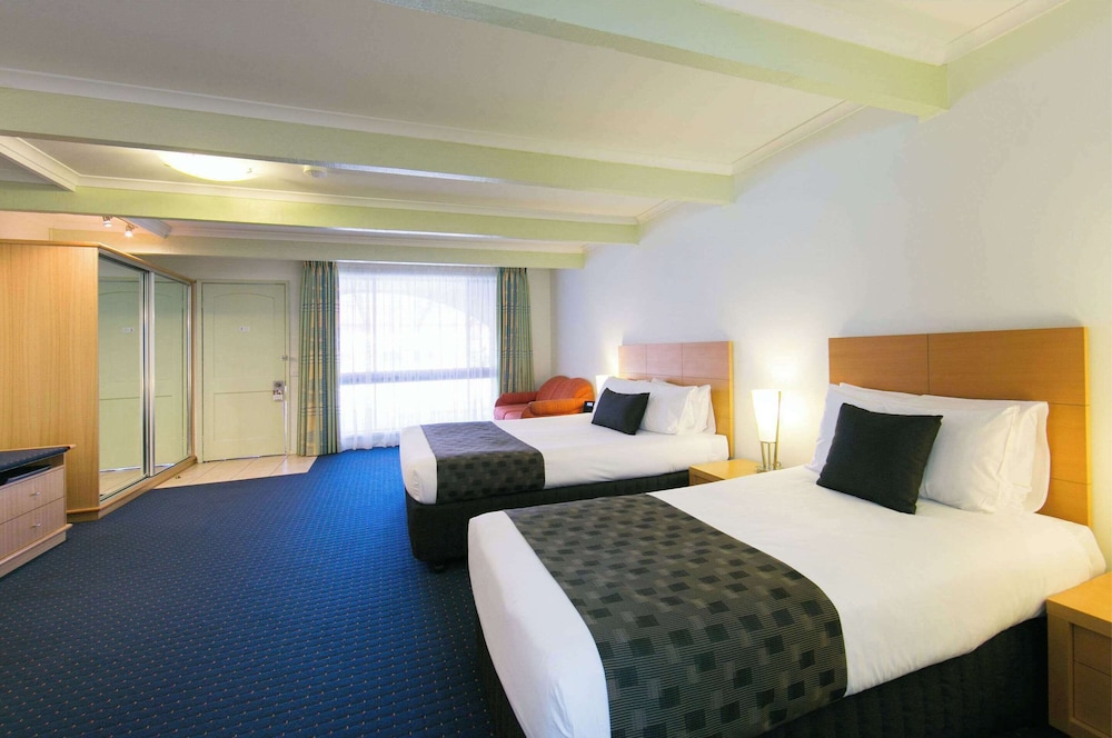 Room, 2 Queen Beds, Non Smoking