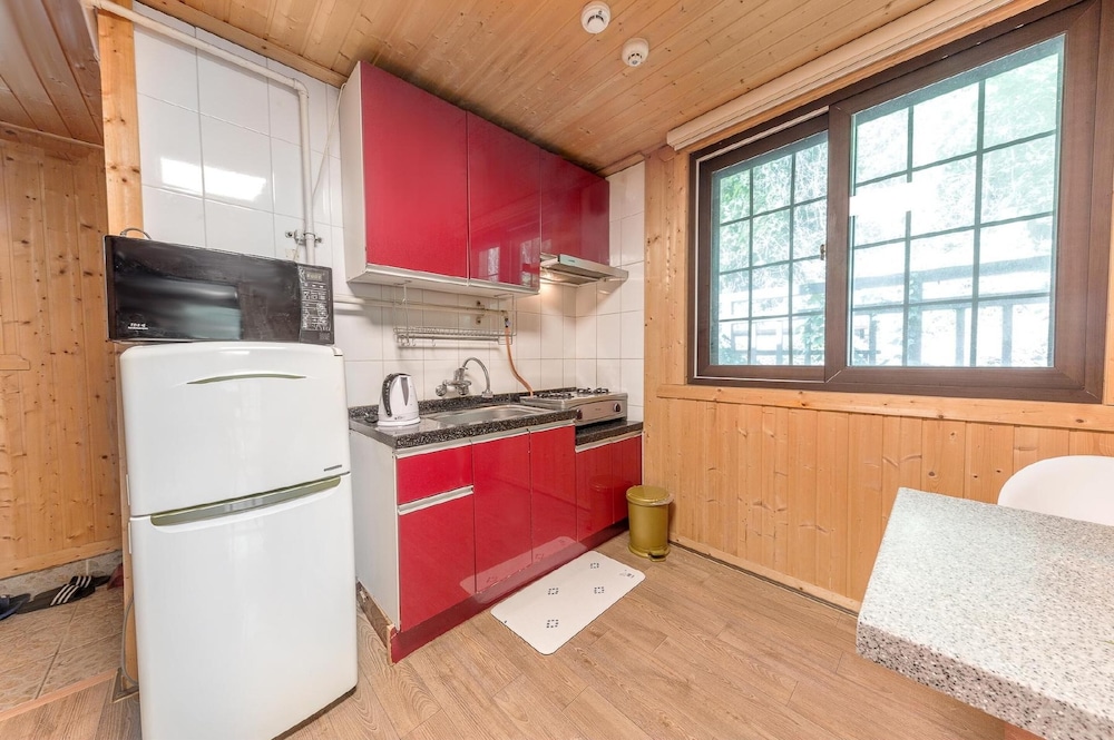 Basic Room, 1 Bedroom (A-5(Mountain View)) - Photo 6