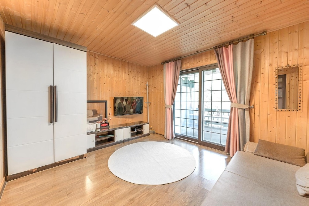 Basic Room, 1 Bedroom (A-7(Mountain View)) - Photo 2