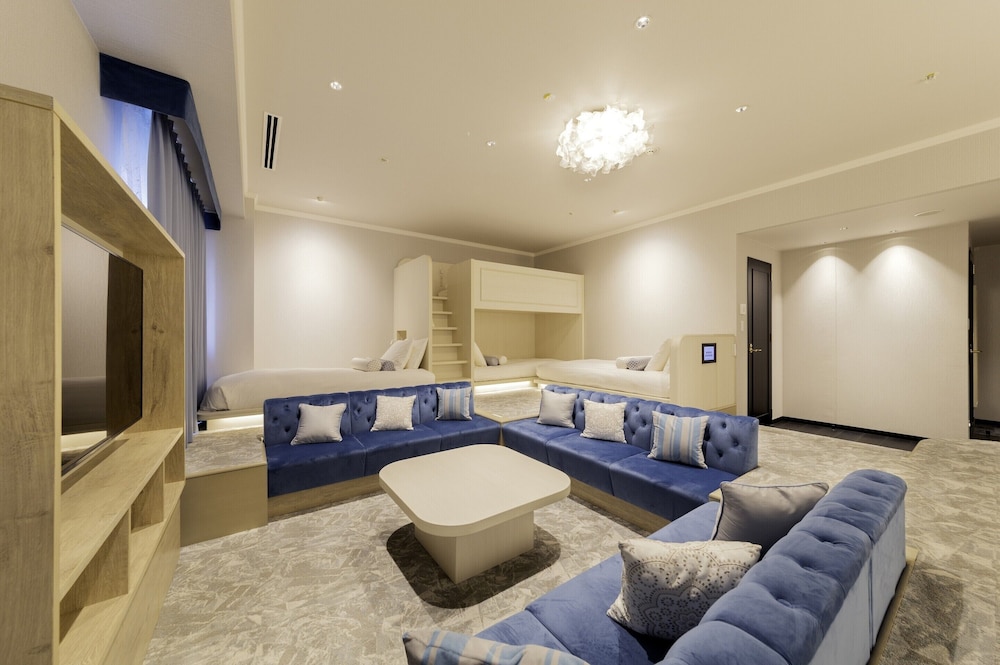SPACIOUS ROOM [BRIGHT], Non Smoking (Breakfast Included) - Photo 4