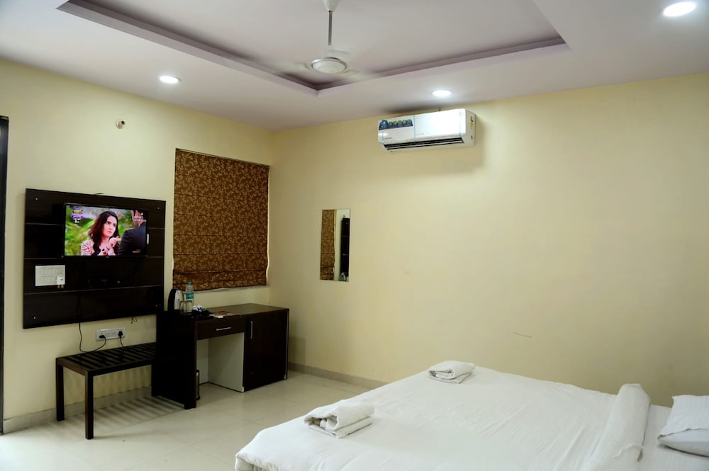 Deluxe Room - Photo 3