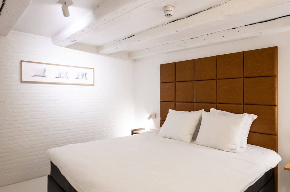 L1 Bedroom Apartment,Sofa Bed,Canal view photo 3