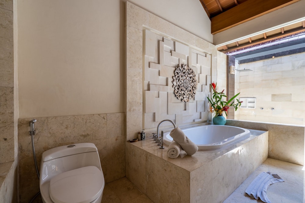 Three-Bedroom Villa with Private Pool - Photo 20