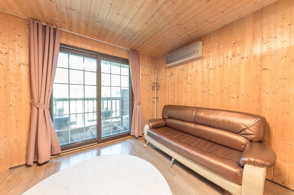 Basic Room, 1 Bedroom (A-5(Mountain View)) - Photo 2