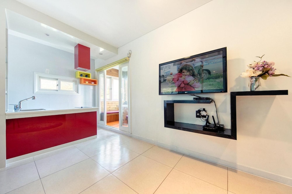Basic Room, 1 Bedroom (Papaya(Spa)) - Photo 4