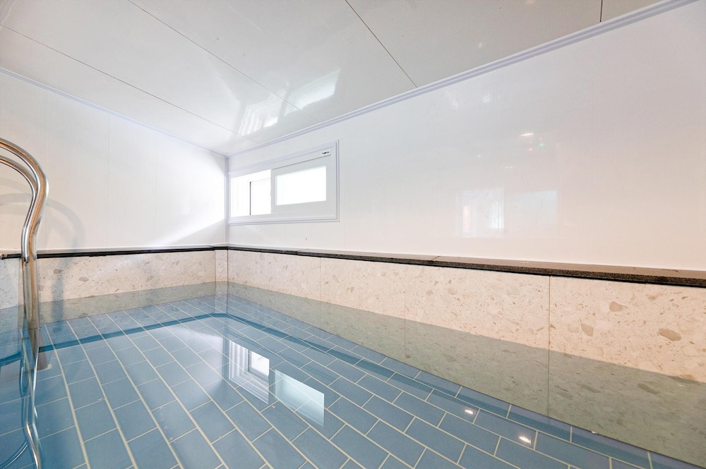 Basic Room, 1 Bedroom (Smoothing (Kid/pool)) - Photo 15