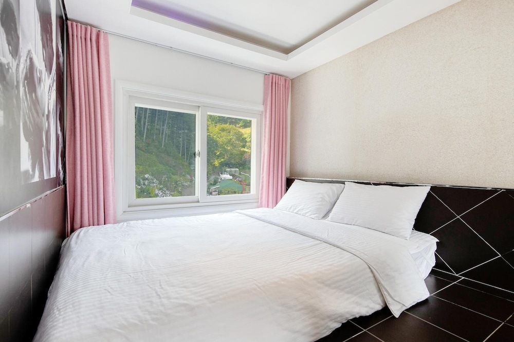 Basic Room, 1 Bedroom (Papaya(Spa)) - Photo 6