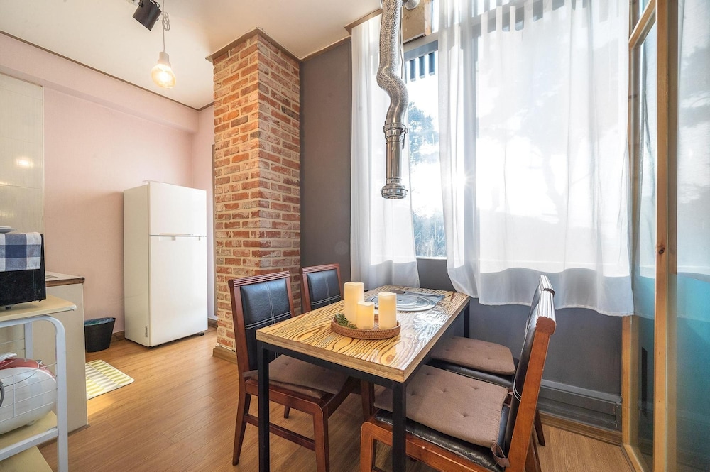 Basic Room, 1 Bedroom (white) photo 3