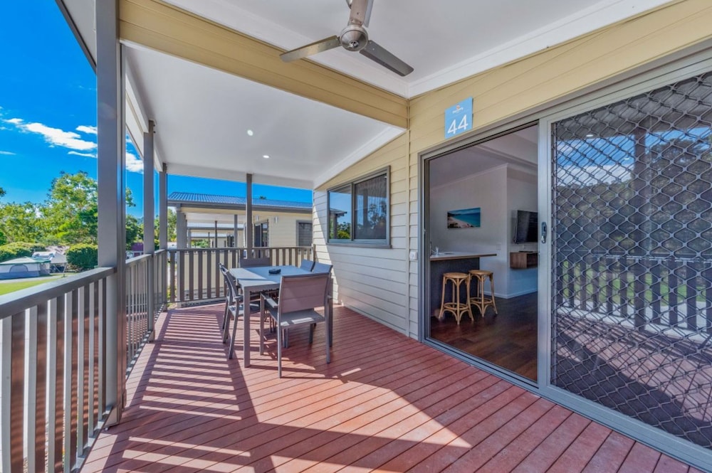 Deluxe 2 Bedroom Cabin - Water Park View - Photo 1