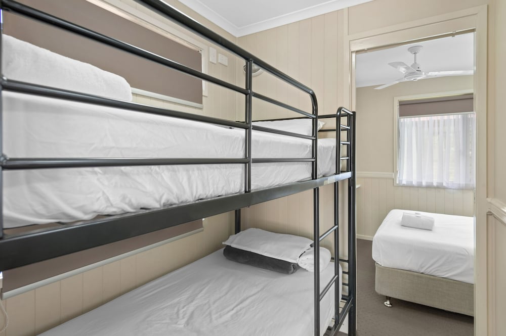 Superior 1 Bedroom Cabin - Sleep 4 photo 1