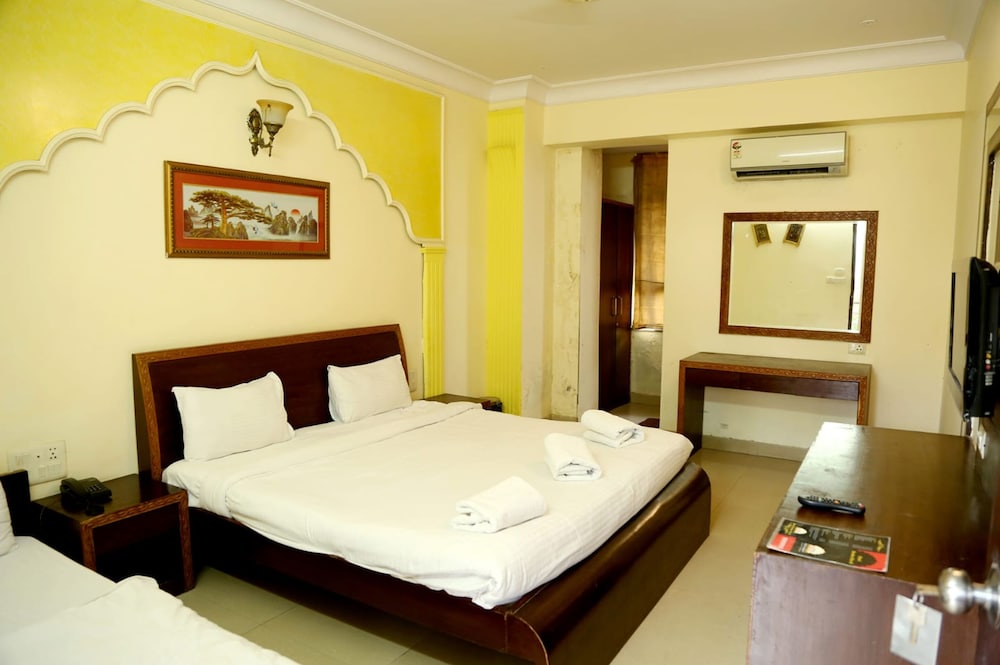 Deluxe Room - Photo 4