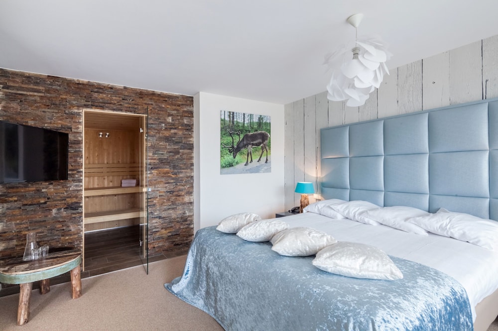 Suite photo 1