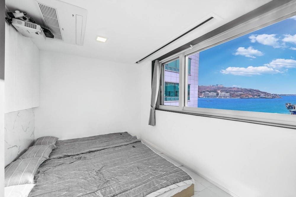 Basic Room, 1 Bedroom (401(Random)) - Photo 2