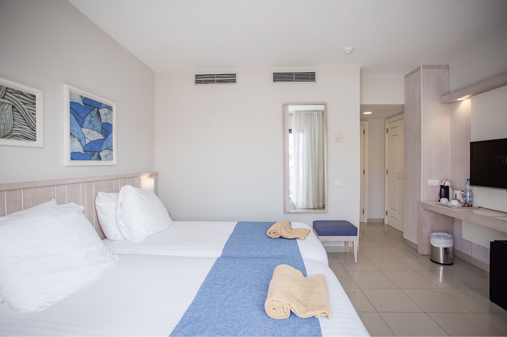 Habitación Doble Superior (2 Adultos)