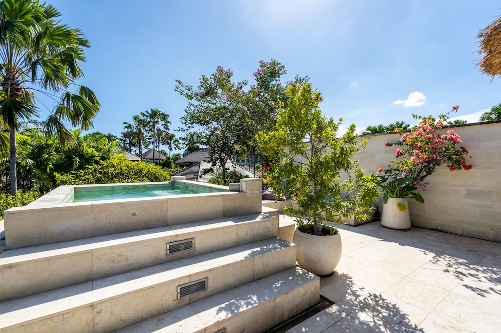Four-Bedroom Villa with Private Pool - Photo 34