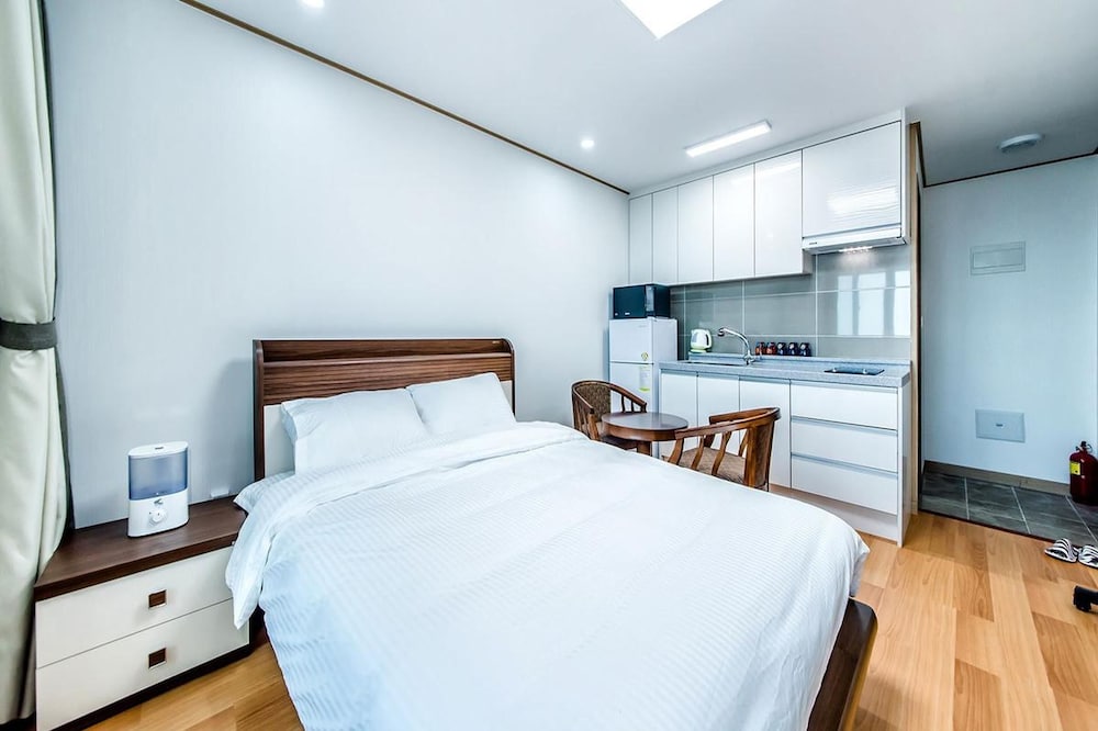 Basic Room, 1 Bedroom (Type A 4 (ocean view)) - Photo 5