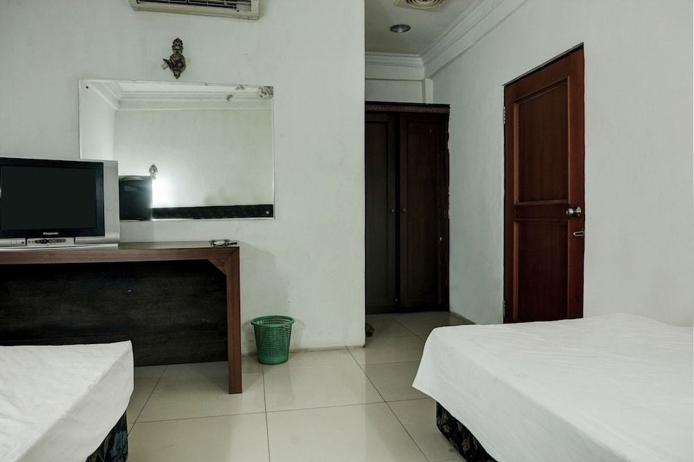 Basic Twin Room photo 3