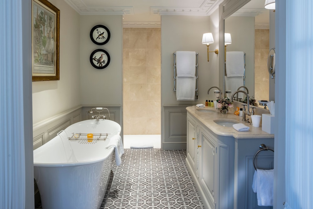 Suite - Photo 2