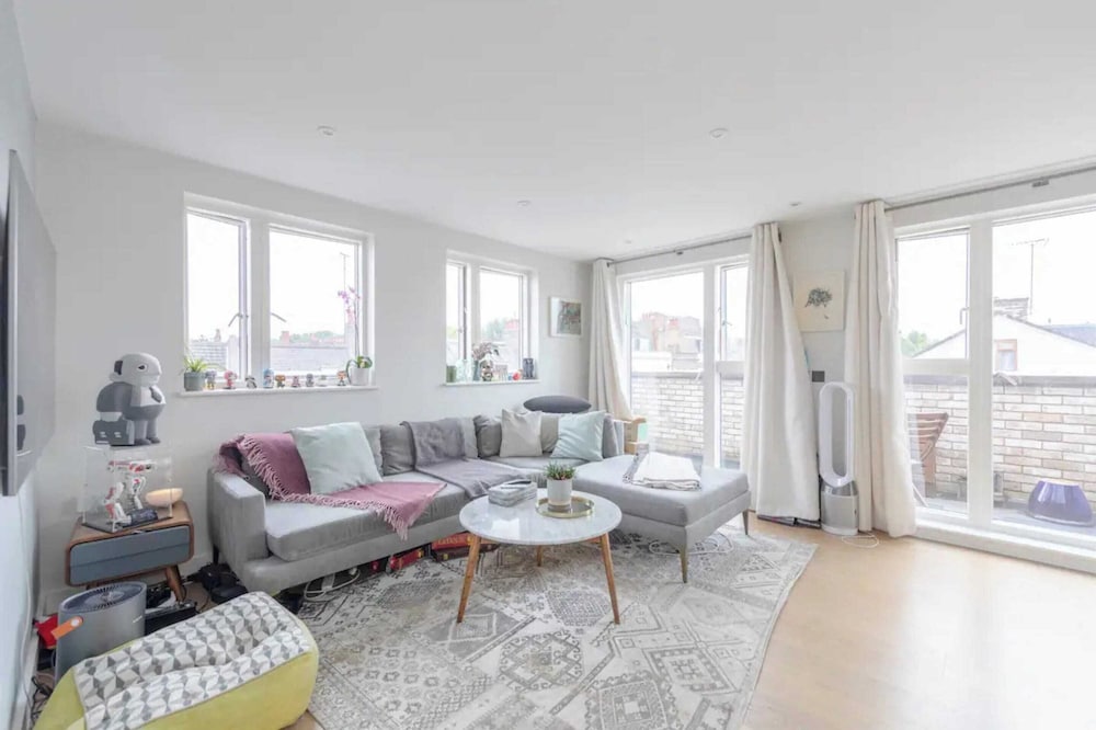 Basic Apartment, Multiple Beds