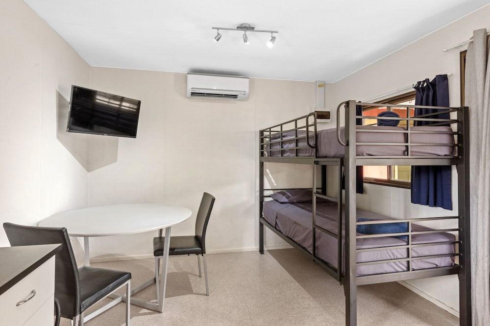 Economy Cabin (External Ensuite)