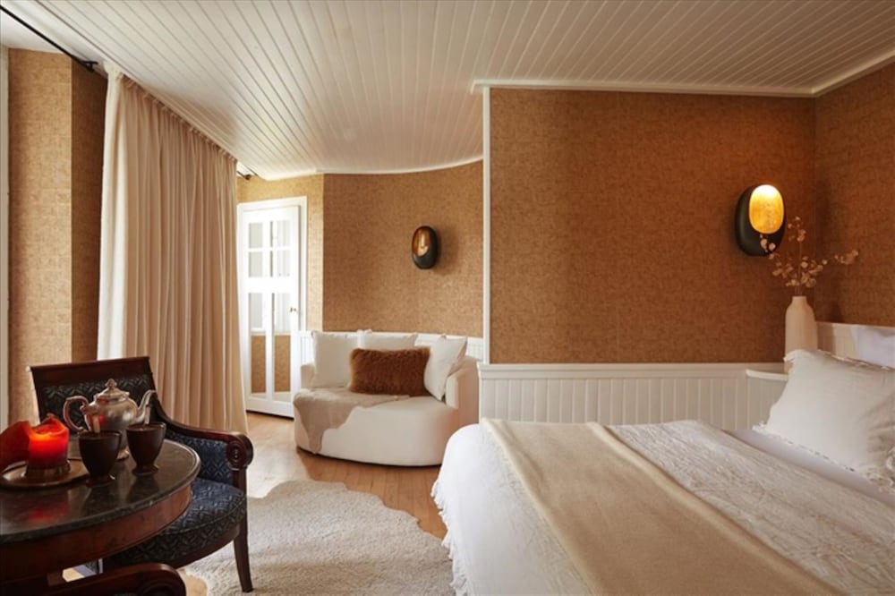 Deluxe Suite photo 1