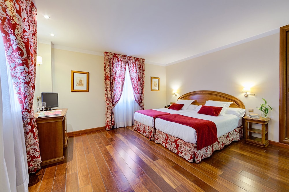 Twin Room (2 Adults) - Photo 1