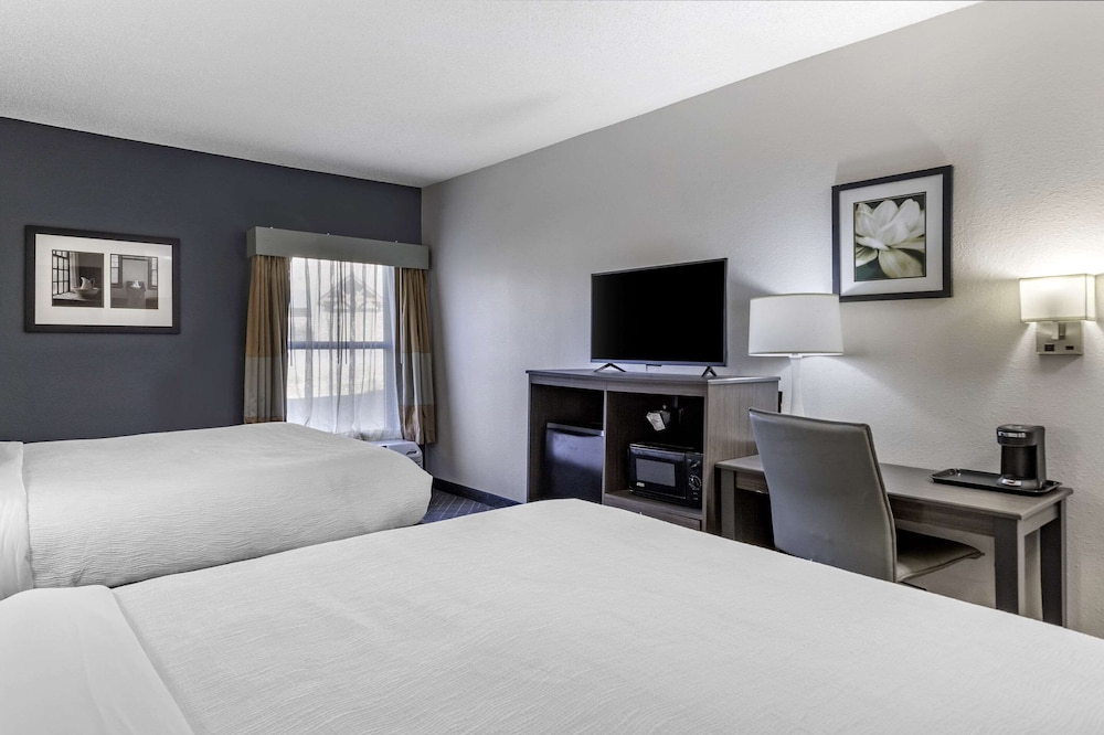 Standard Room, 2 Queen Beds, Non Smoking - Photo 3