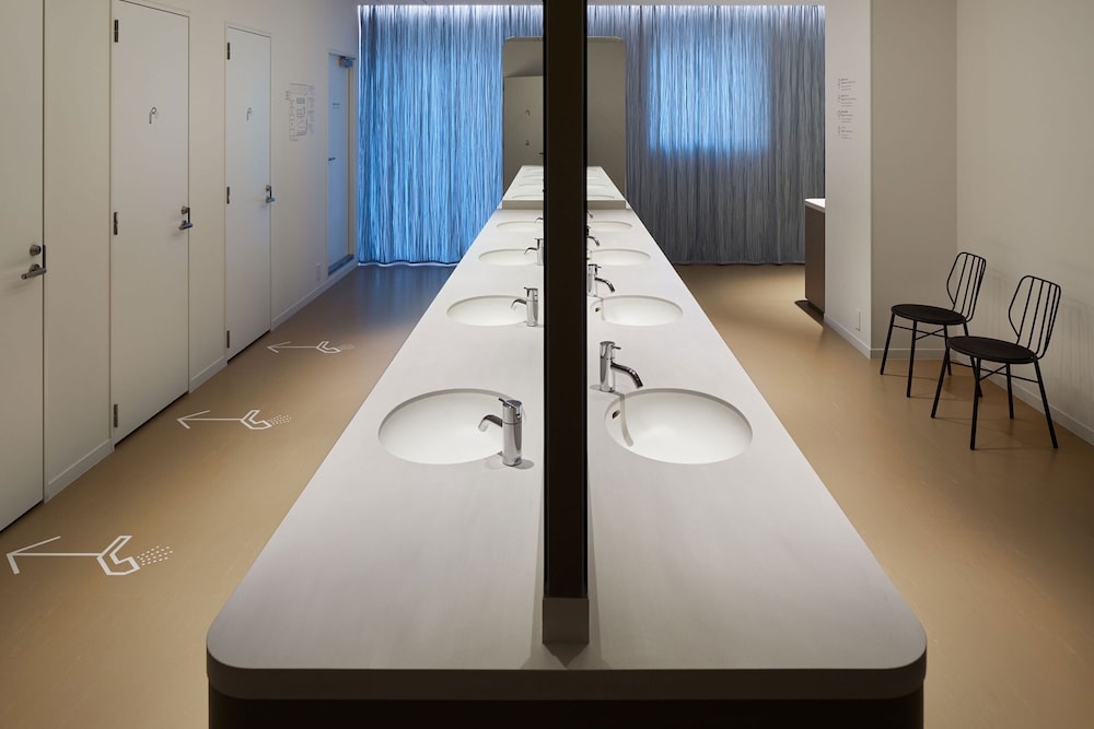 Two Capsule Rooms for Male Guests, Non-Smoking photo 2