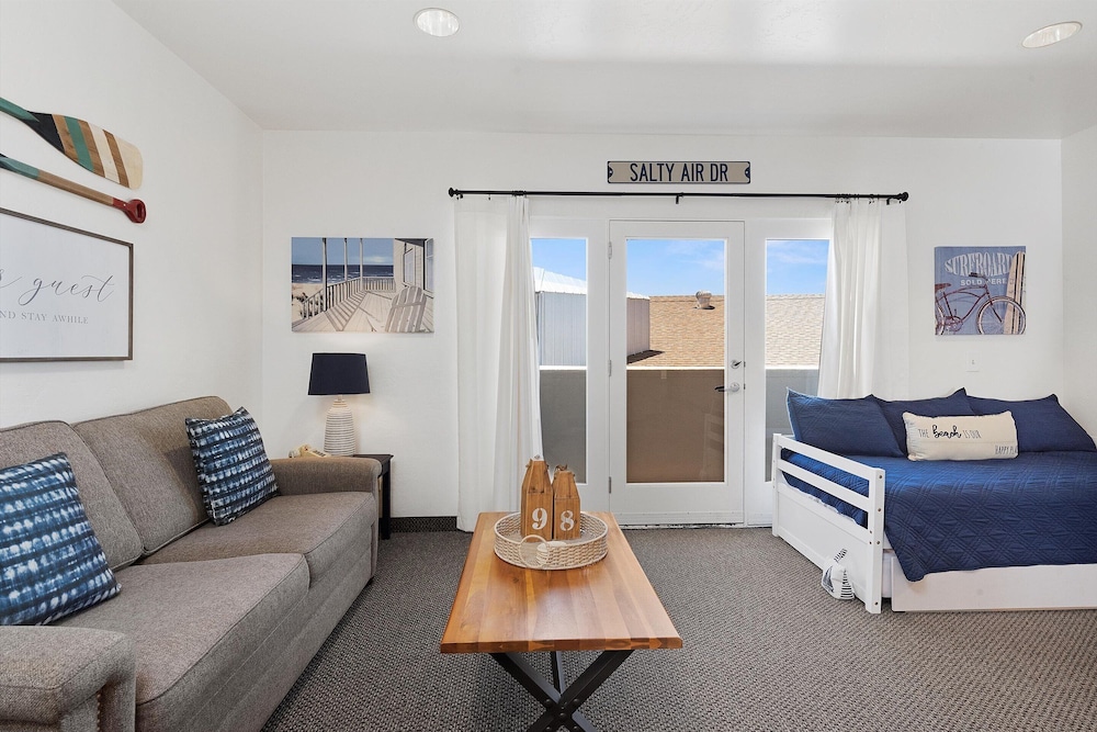 204 - Whales Inn photo 1
