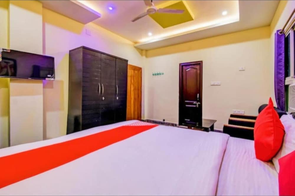 Deluxe Double Room, Multiple Beds, City View photo 2