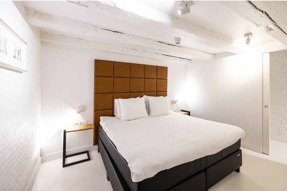 L1 Bedroom Apartment,Sofa Bed,Canal view photo 2