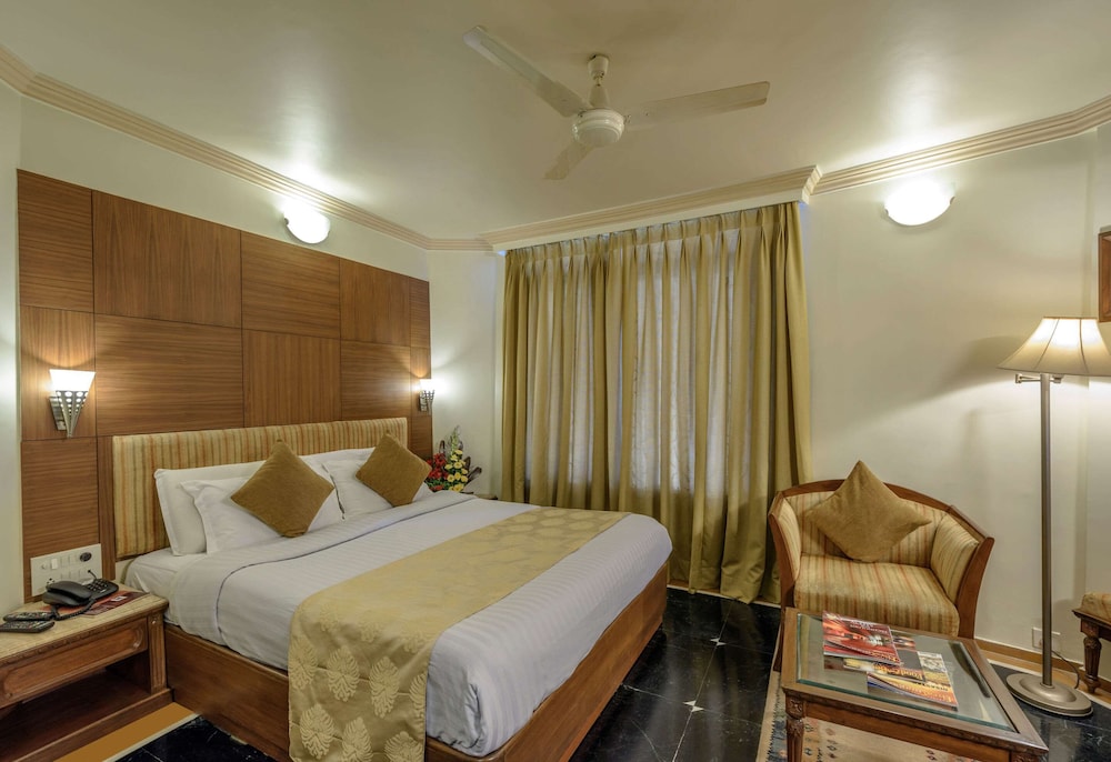 Deluxe Double Room, Smoking