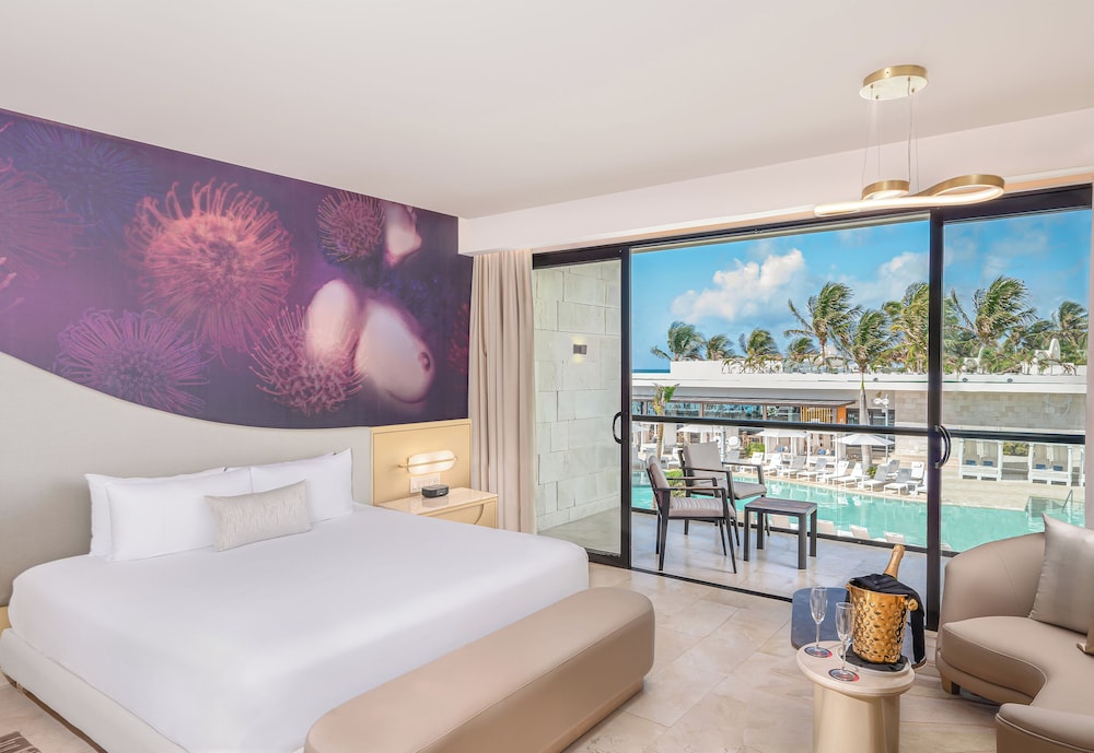 Beloved Pool View Jacuzzi Suite