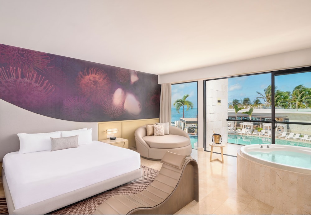Seductive Pool View Jacuzzi Suite