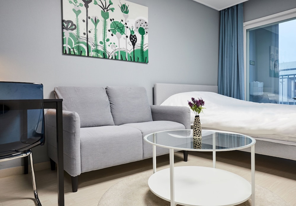 Standard Double Room - Photo 9