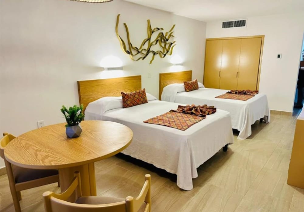 Deluxe Room, Garden View - Photo 3