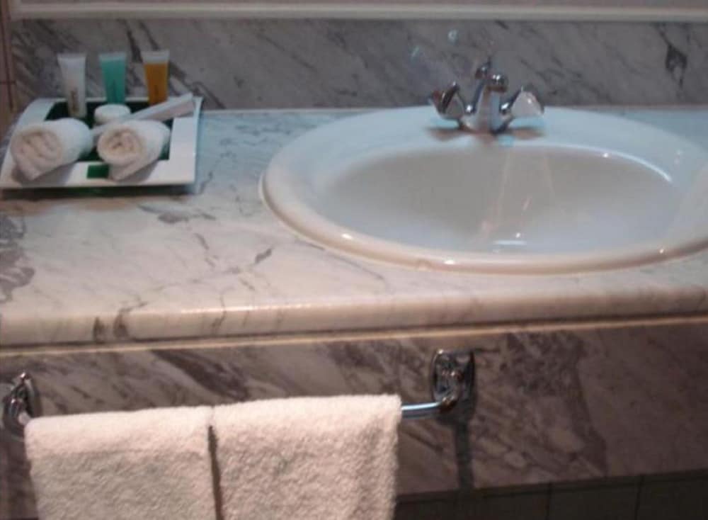 Executive Suite, Mountain View - Photo 8