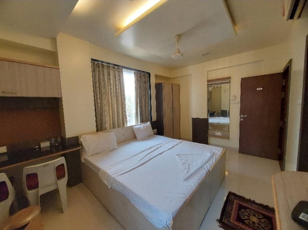 Deluxe Double Room, City View photo 1